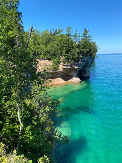 Michigan rocks - Jul 17, 2020 · Bear in mind that in Michigan, state law prohibits individuals from taking more than 25 pounds of rocks, fossils or minerals per year from state parks, recreation areas and Great Lakes bottomlands. 